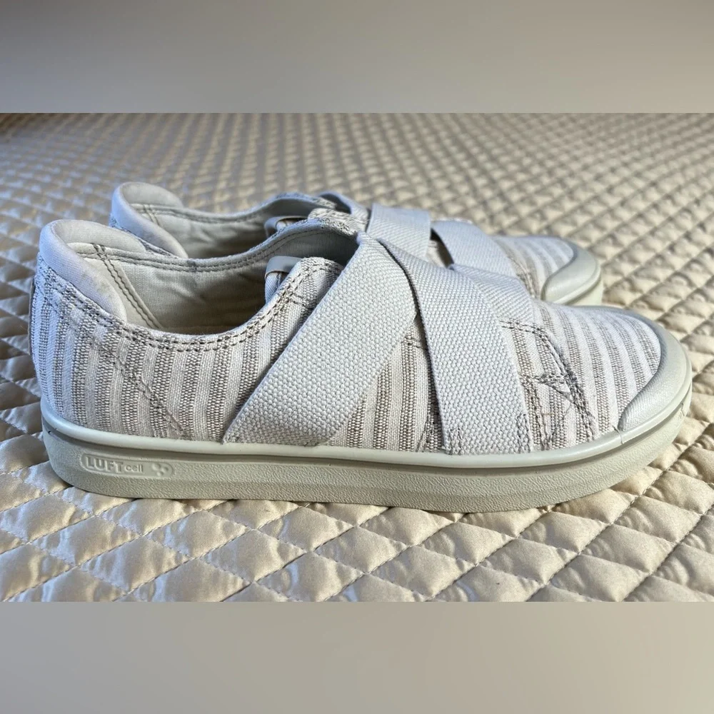 Keen Womens Slip-On Sneakers in Light Gray and White Stripes